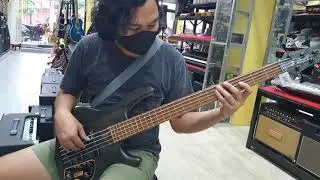 Quick jam on this Cort B5 Plus AS RM