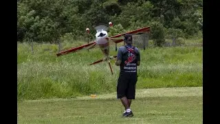 Extreme Flight Extra 300, V1, 104