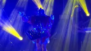 Netta - Freestyler (can't get you out of my head / all the things she said / zombie mashup) LIVE