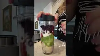 Making a smoothie. #asmr #smoothieasmr #fruitsmoothie