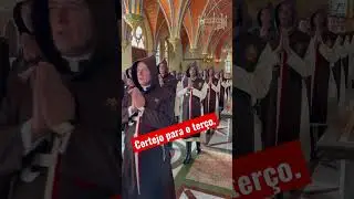 Cortejo para o ter&ccedil;o em conjunto nos Arautos do Evangelho. #arautossemsegredos #religion #ter&ccedil;o