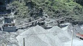 crawler type mobile crushers