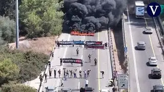 Israelíes cortan carreteras en Jerusalén para pedir el alto al fuego