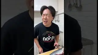 【AI動画】魚を捌く様子 #ai #ai動画 #コントチャンネル #aivideo #youtubeshorts #youtubeショート #ytshorts #youtube #おもしろ