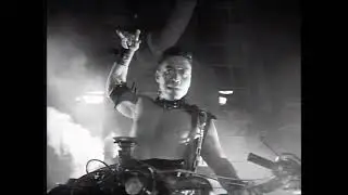 Trent Reznor and Shinya Tsukamoto collaborate on a commercial for MTV Japan (2560x1920 HD upscale)