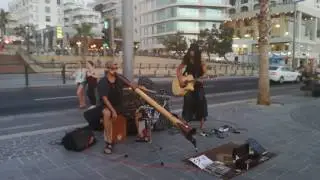 TEL AVIV STREET MUSIC AFTER THE SUNSET