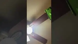 How to clean your ceiling fan easily #lifehacks #cleaning #shorts #problemsolved