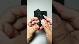Mini glock toy gun keychain !