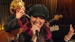 Mia Rose Brake - Somersault (Live at the Powerplay Studios Maur)