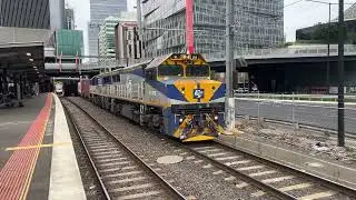 CFCLA VL353 & RailFirst VL351 Passes Through Southern Cross Station from Maryvale - Wabco HORN SHOW