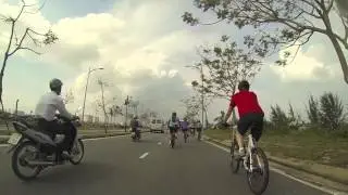 No Good In Lycra - Vietnam 2013 (Cycling Day 7) Part 1 Da Nang to Hai Van Pass climb
