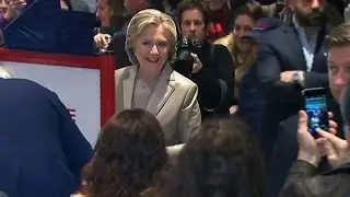 Hillary Clinton casts her vote in US election