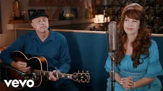 Grey DeLisle - In The Living Room