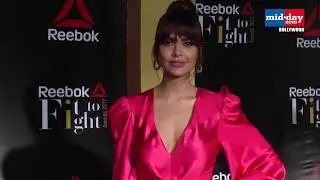 Bollywood stars attend an award night.