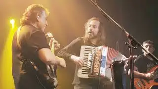 Horacio Banegas junto al Chango Spasiuk 