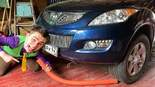 Mr. Joe put Stick under Wheels Car VS Yellow Man on Hover Great Wall VS Stick Challenge 13+