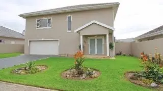 4 bedroom House For Sale in Beacon Bay, East London, Eastern Cape for ZAR 2,900,000