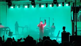 Zetak cantando Zoriontasuna en el concierto de fiestas de Sartaguda (Navarra) 