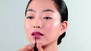 How To Apply a Lip Color That Lasts