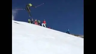Bel salto di Dominik Paris