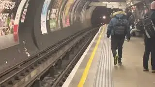 Northern Line from Elephant and Castle to Bank