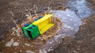 Chalte Truck Ka Bhayanak Accident 😱 | Toy Truck Gira Pani Ke Gaddhe Me