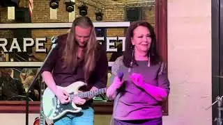 Sheryln sings with The Brisbane Project