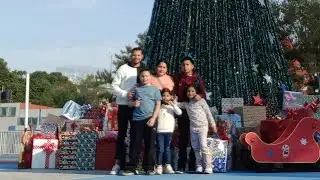 Rompiendo piñatas 