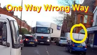 Articulated HGV One Way Street Wrong way Chaos