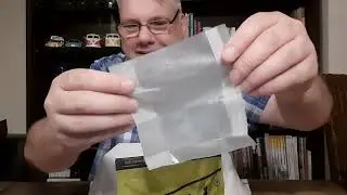 Mal probiert.  Norwegisches Arctic Field Ration No: 10  Schweinchen s&uuml;&szlig; sauer (MRE, EPA Test)