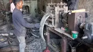 #viralvideo 🙄🙄 #shorts #youtubeshorts #unique #manufacturing #labour #tire #rubberindustry