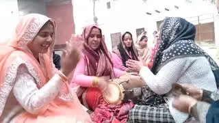 🤣 बहुत धमाकेदार हसीनमजाक गीत 😳 ढोगिन को कैसोहै अजब तरीका, साथभरे को घर पे छोडके संग यार के जायरहीहै 