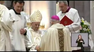 Mons. Osoro recibe el palio arzobispal en la Catedral de la Almudena