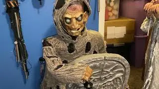 Tekky toys creepy caretaker