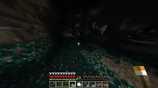 Creepy minecraft warden (+Sound Physics Remastered mod)
