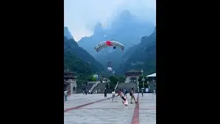 Wingsuit flying process you've been looking for #Tianmen Mountain #Zhangjiajie Travel Guide