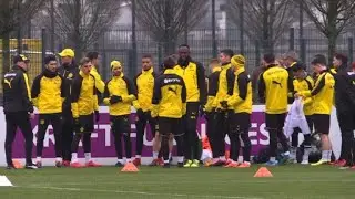Usain Bolt s'entra&icirc;ne avec le club de football de Dortmund