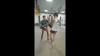 Can you spot 10 Muay Thai Tricking Techniques during Kru Pot Trainer&rsquo;s pad holding : With Jun Ong