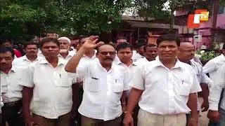 Bhadrak lawyers join cease work protest and hit streets