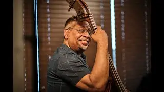 Wei's Tiny Jazz Club: This Guy's in Love with You