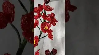 Композиция из бисера #бисер #цветы_из_бисера #бисероплетение #своимируками