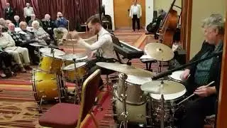 Swinging Vintage Drum Battle