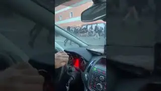 Antifa Angriff auf Polizei Fahrzeug