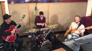 Soundbeat Trio. Feel like making love