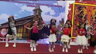 Mengisi acara natal bersama perkumpulan warga sejiram di pontianak