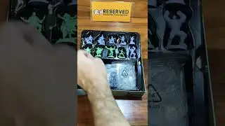 Unboxing DCEASED Gotham City Outbreak. @CMONGames  #Batman #dceased #dc  #dcuniverse #zombicide