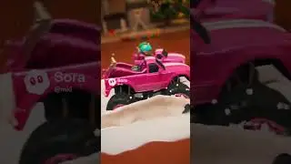 Santa&rsquo;s NEW Sleigh is&hellip; a Pink Monster Truck?! 🎅🛻💨