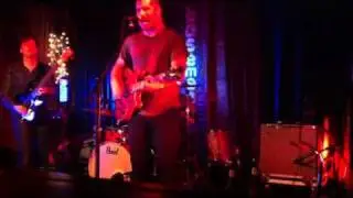 Waiting on the stairs - We are Augustines plays Pela!