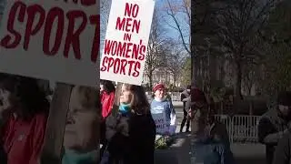 Протесты вспыхнули у здания Верховного суда из-за запрета трансгендеров на занятия спортом #шорты
