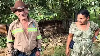 Tia Mauda ya le dio Cangreja a Tio Maco..😂😂
